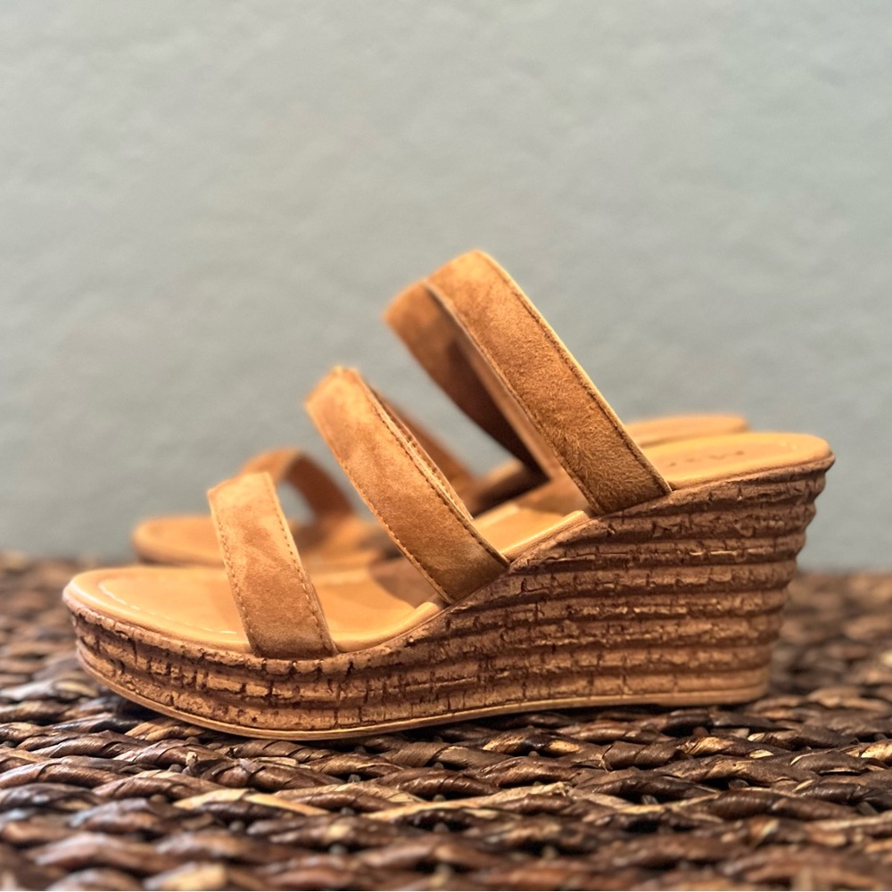 Mariella Tan Leather and Suede Wedge, Size 9